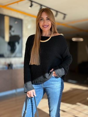 Dokulu Kayık Yaka Siyah Triko