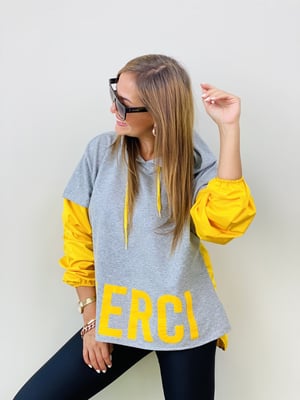 Gri Sarı Detaylı Sweatshirt