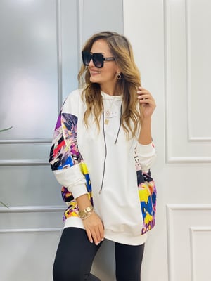 Kapşonlu Desenli Beyaz Sweatshirt