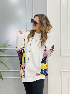 Kapşonlu Desenli Beyaz Sweatshirt