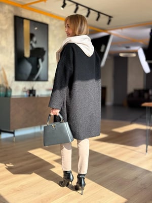 Kapüşonlu Bej Sweat Detay Siyah Buklet Kaban