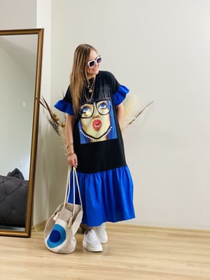Kız Baskılı Mavi Detay Elbise