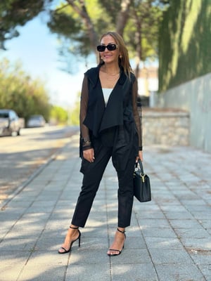 Kolları Fileli Kapüşonlu Siyah Garnili Hırka