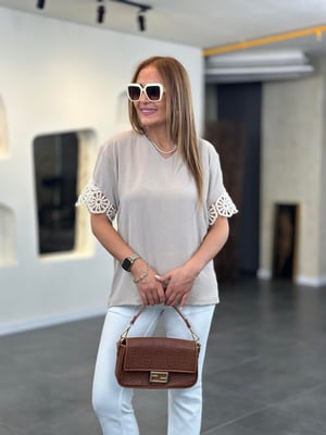 Kolu Güpürlü V Yaka Taş Rengi Bluz