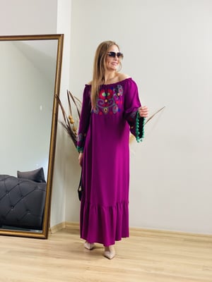 Madonna Yaka Nakış İşlemeli Mor Elbise