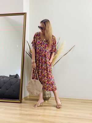 Oversize Çiçek Desenli Midi Boy Elbise