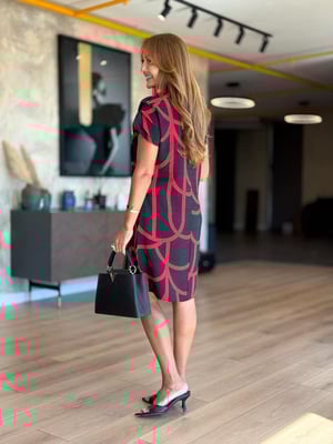 Polo Yaka Drape Kol Siyah Kırmızı U Desen Elbise