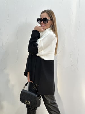 Siyah Beyaz Degaje Yaka Oversize Triko