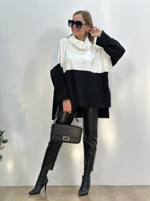 Siyah Beyaz Degaje Yaka Oversize Triko