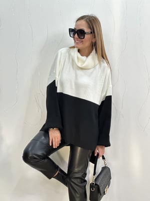 Siyah Beyaz Degaje Yaka Oversize Triko