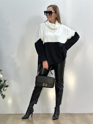 Siyah Beyaz Degaje Yaka Oversize Triko