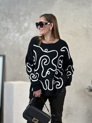 Siyah Beyaz Desenli Oversize Kazak