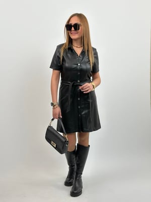 Siyah Metal Düğmeli Deri Elbise