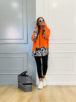 Turuncu Siyah Beyaz Desenli Sweatshirt