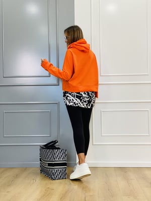 Turuncu Siyah Beyaz Desenli Sweatshirt