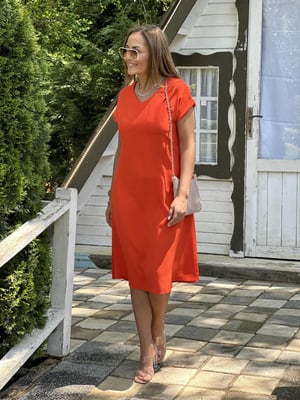 V Yaka Kuşaklı Mercan Midi Boy Elbise