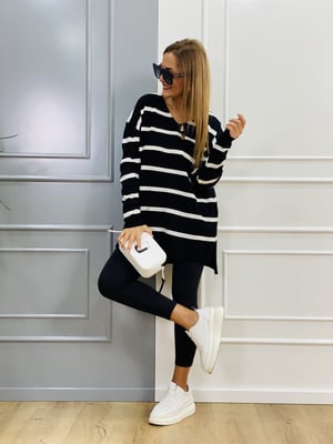 V Yaka Siyah Çizgili Oversize Triko