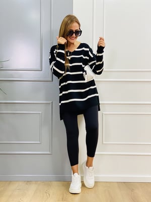 V Yaka Siyah Çizgili Oversize Triko