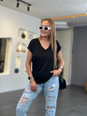 V Yaka Siyah Tshirt