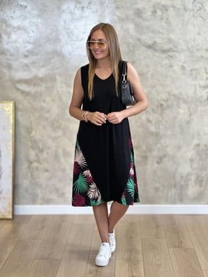 Yan Desenli Kolsuz Siyah Elbise