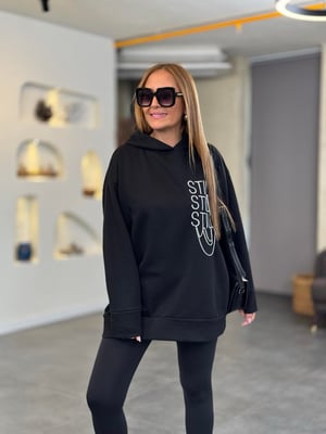 Yazı Nakışlı Zincirli Kapüşonlu Siyah Sweatshirt