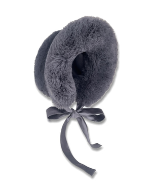 Betty Bonnet in Anthracite