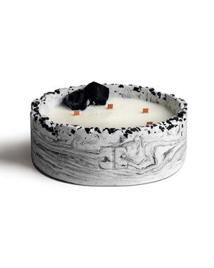 Luna Collection - Black Rose Candle (900 g)