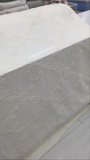 Baklavalı Şal Desen Kadife Nakış Detaylı Pike Kumaş