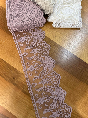 Açık Eflatun Zambak Desen Güpür