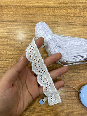 4 Numaralı Sarmaşık Desen İnce Fisto Top Beyaz
