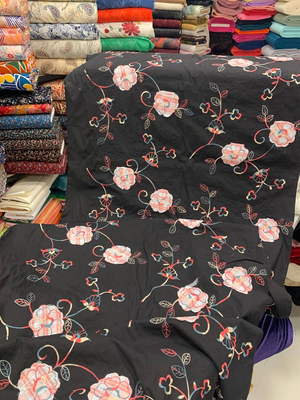 Patchwork Çiçek Desenli Siyah Poplin Kumaş