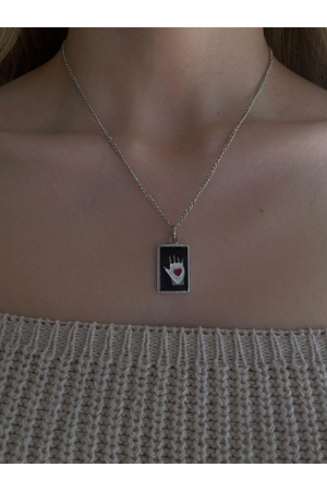 Tarot Kartı Siyah El Tasarım Unisex Kolye