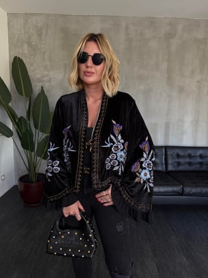 Kadife Üzeri İşlemeli , Siyah Kimono