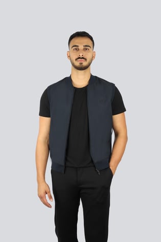 BOSS  BOSS Erkek Regular Fit Kolsuz  Nefes Alabilen Kırışmayan Kumaş Suya ve Rüzgara Dayanıklı Lacivert Yelek 50543164-404