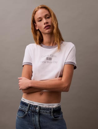 Calvin Klein Calvin Klein Kadın Normal Kalıp Yuvarlak Yakalı Desenli %100 Pamuklu Kısa Kollu Crop Beyaz-Gri T-Shirt LV047B808G-VVC