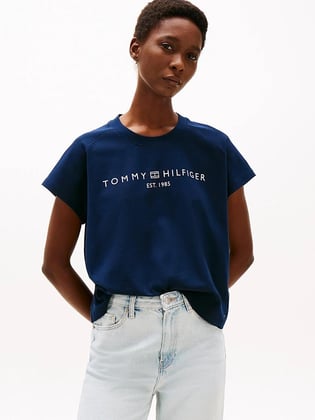TOMMY HILFIGER Tommy Hilfiger Kadın Kısa Kol Regular Fit Pamuklu Tommy Hilfiger Yazı Desen Lacivert T-Shirt WW0WW46113-C1G