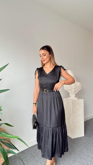 Siyah Vargas Omuz Büzgülü Elbise 