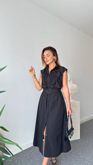 Siyah Sanje Üstü Brodeli Elbise 