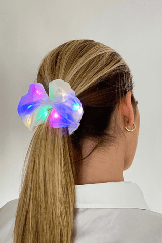 Işıklı Fiyonklu Scrunchie Toka Ekru