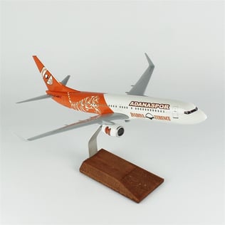 THY014 1/100 Ölçek, THY Adana Spor Logolu B737-800 Yolcu Uçağı, Sergilemeye Hazır Ahşap Standlı Model