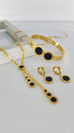 Gece Gold Çelik Takı Seti 332Gece Gold Çelik Takı Seti 332 Kararmaz Özel Gün Hediye Doğum günü Hediyesi Sevgiliye Hediye Anneme Hediye