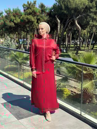Önü ve Kollar Taş Pul İşlemeli Saten Takım Bordo