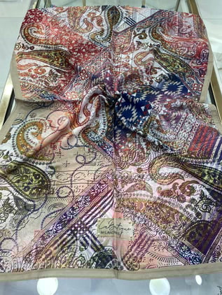 La Boutique Desenli Şal 