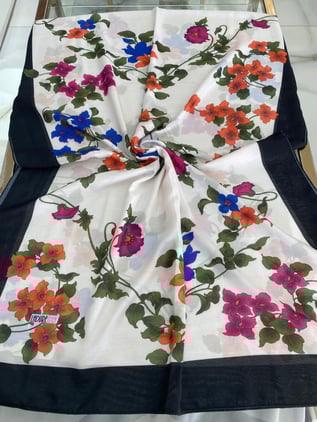 Ladure Çiçek Desenli Butik Şal 02