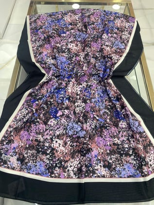 Ladure Sulu Boya Desenli Butik Şal Siyah Rengi