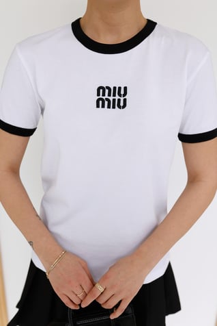Beyaz Kontrast Ve Yazı Detaylı T-Shirt