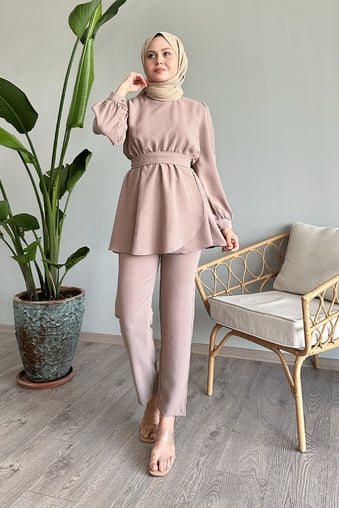 Pearl-Sleeved Gathered Waist Beige Set