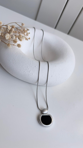 Black Aurora Silver Kolye