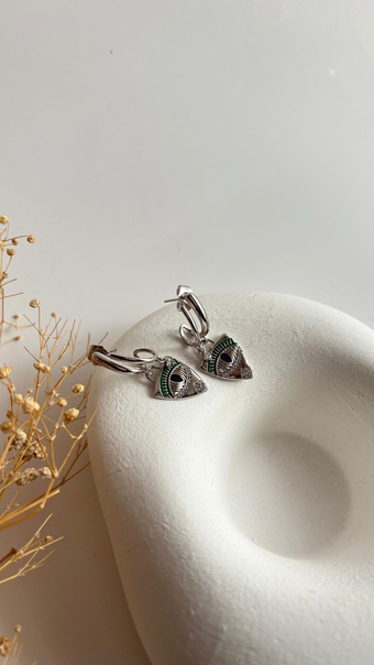 Göz detaylı silver küpe
