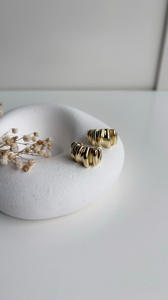 Viora küpe